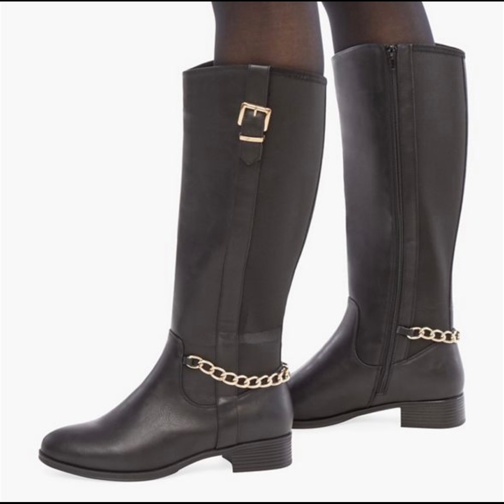 Black Leather Mid-Calf Boots With Chain